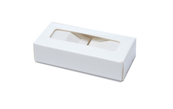 Kartonkinen rasia ikkunalla Kartonkinen rasia ikkunalla